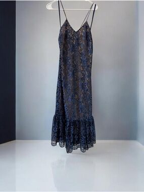 Moulinette Soeurs Anthropologie Navy Lace Celestial Midi Dress in size 0